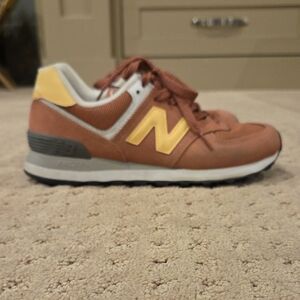 New Balance Women's Sneakers in rose and Yellow